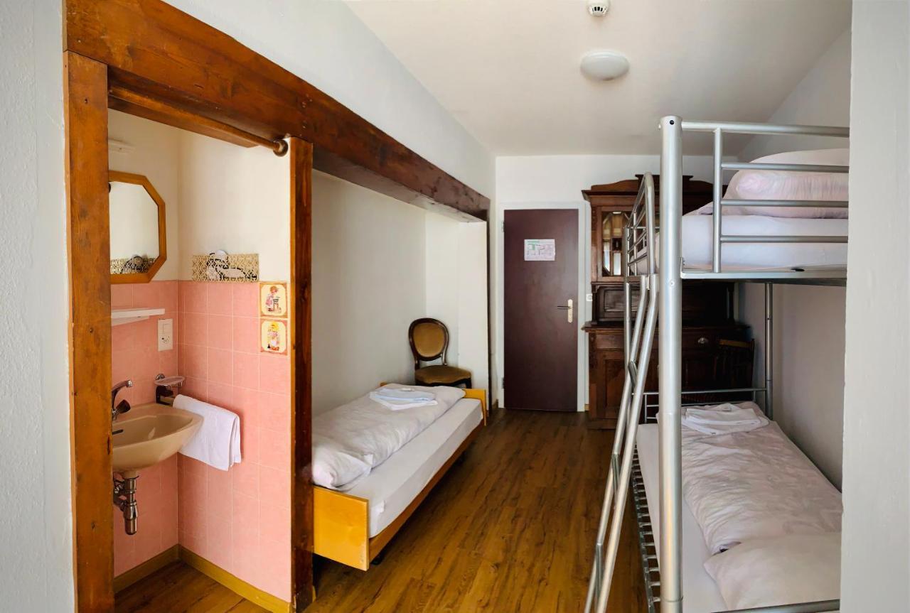 Weisses Roessli Hotell Leukerbad Exteriör bild