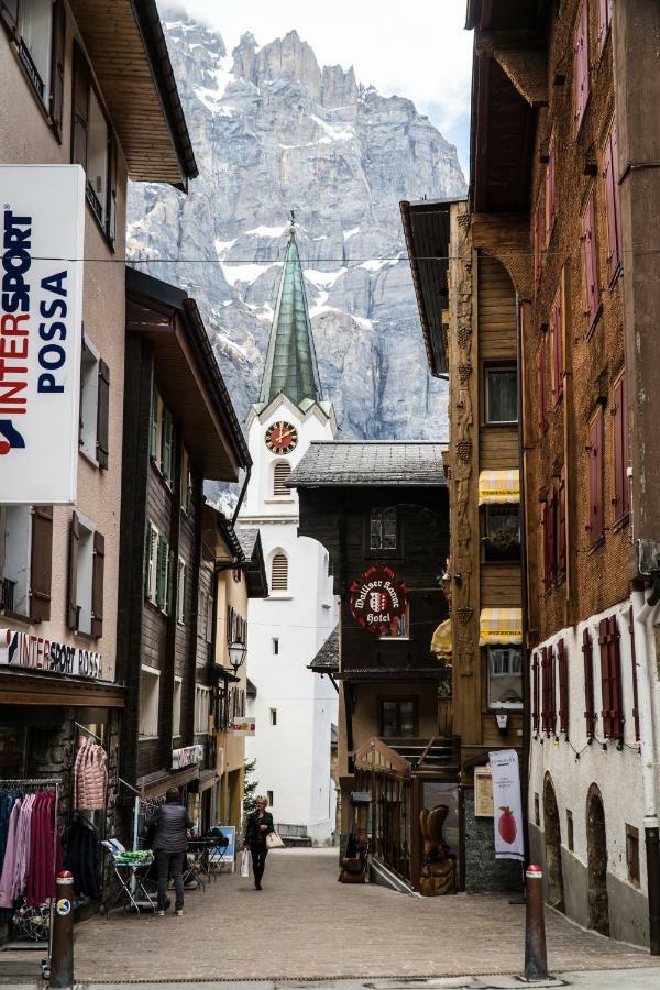 Weisses Roessli Hotell Leukerbad Exteriör bild