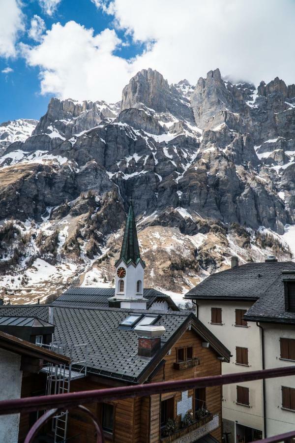 Weisses Roessli Hotell Leukerbad Exteriör bild
