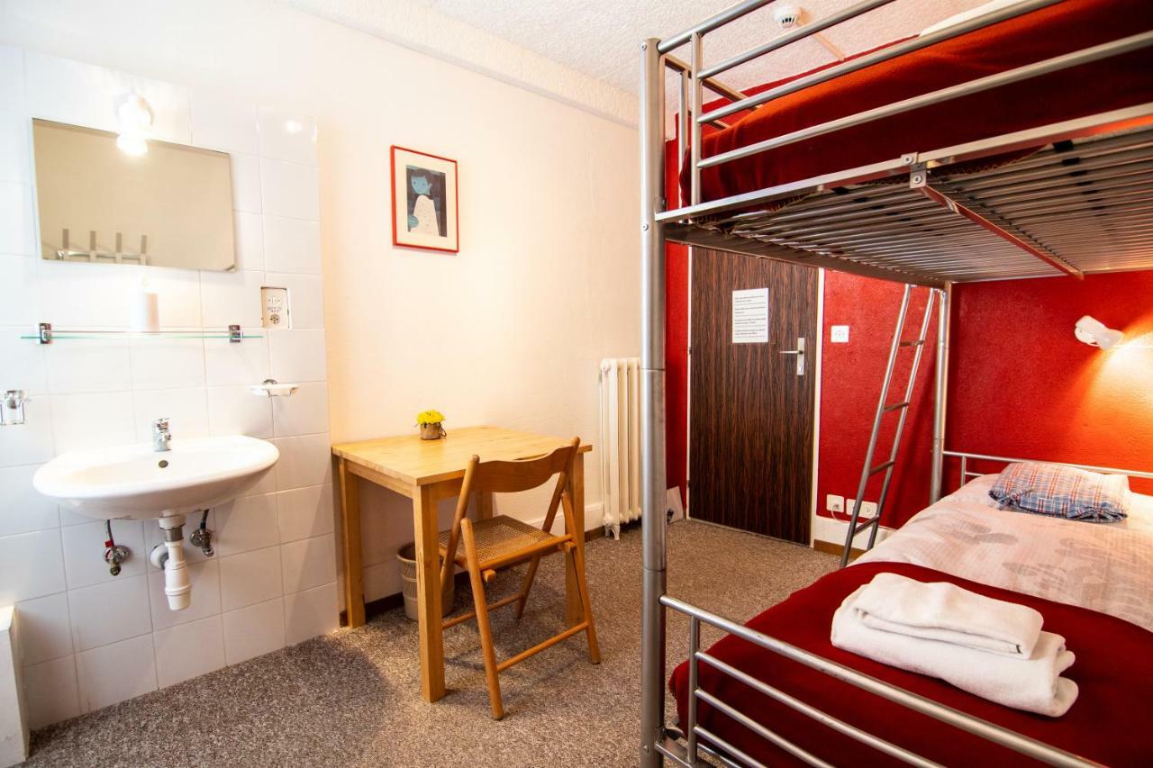 Weisses Roessli Hotell Leukerbad Exteriör bild